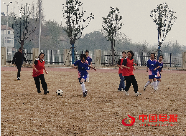 1734572005109350.png 3足球.png