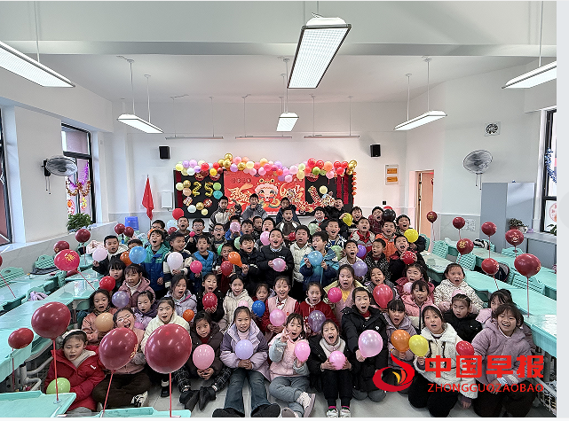 1735869074133710.png 100合影.png