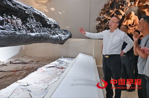 安庆市委书记张祥安调研假日经济和旅游安全工作(图2) 安庆市委书记张祥安调研假日经济和旅游安全工作(图2)