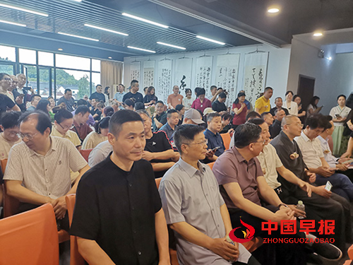 江苏宜兴陶润云水蒋立峰书法作品展暨蒋立峰书法紫砂创作基地揭牌(图4) 江苏宜兴陶润云水蒋立峰书法作品展暨蒋立峰书法紫砂创作基地揭牌(图4)