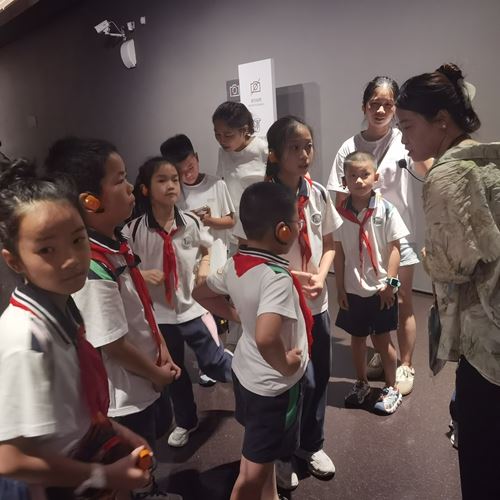 青竹湖湘一外国语学校小2301班省博之旅绽放文化之花(图2) 青竹湖湘一外国语学校小2301班省博之旅绽放文化之花(图2)