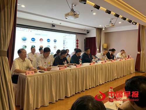 锚定西部高质量发展 擘画“十五五”服务新蓝图——中国西促会第五届理事会第二次会议在京召开(图2) 锚定西部高质量发展 擘画“十五五”服务新蓝图——中国西促会第五届理事会第二次会议在京召开(图2)