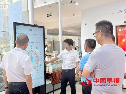 湖北省监利市考察团赴小艾康养科技考察交流 共谋智慧养老发展新篇章(图1)