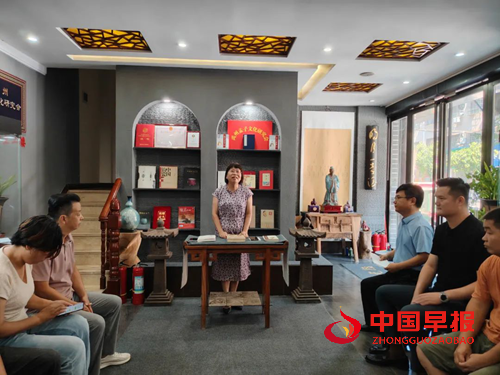 校地携手,铸就未来丨“禹州孟钧坊——北部湾大学研究生联合培养基地”揭牌仪式在禹成功举办(图4) 校地携手,铸就未来丨“禹州孟钧坊——北部湾大学研究生联合培养基地”揭牌仪式在禹成功举办(图4)