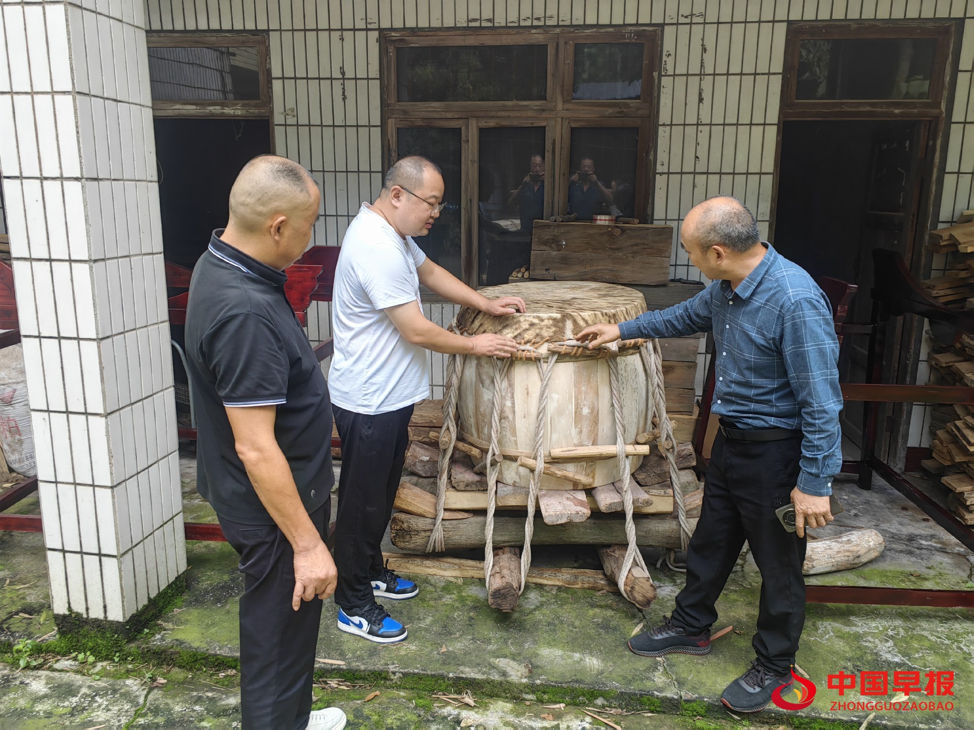 1758415235117609.jpg 4.jpg