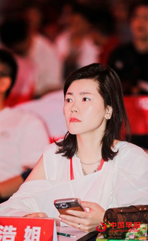 小夫妻麻辣烫联合创始人浩姐——破局新生,解锁餐饮发展新未来(图4) 小夫妻麻辣烫联合创始人浩姐——破局新生,解锁餐饮发展新未来(图4)