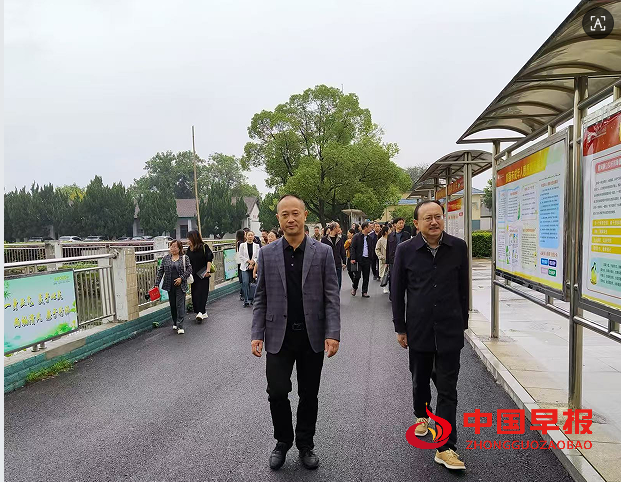 1758879561637008.png 1领导到校.png