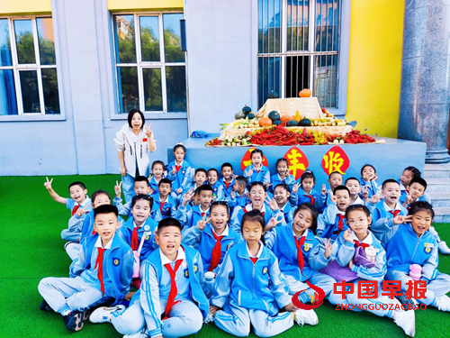 佳木斯市光复小学举办“庆丰收 享运动 乐成长”主题活动(图5) 佳木斯市光复小学举办“庆丰收 享运动 乐成长”主题活动(图5)