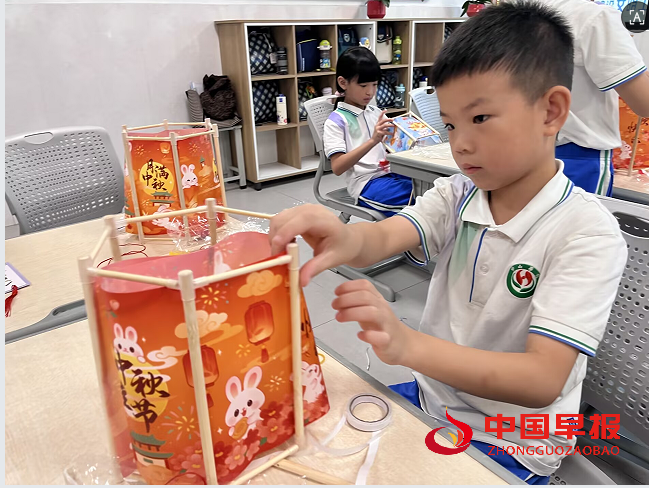 1758940428150772.png 7王佳义做灯笼.png