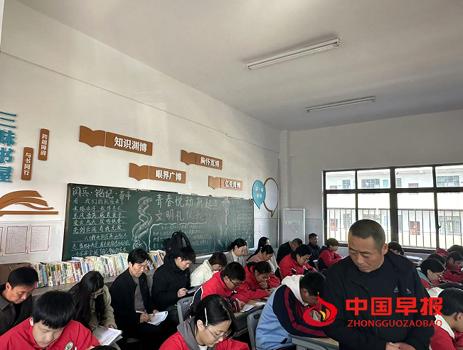 1761277454455744.png 3邹汇报课2.png